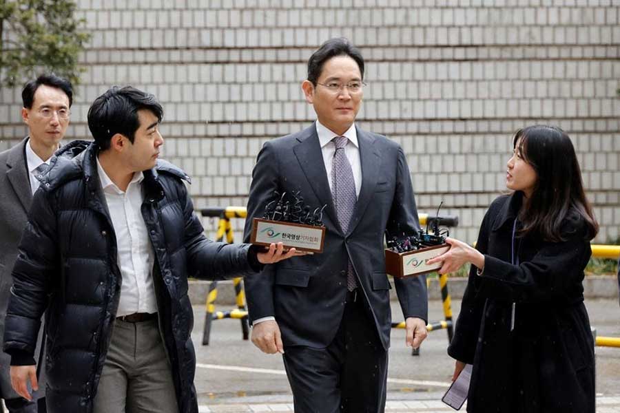 Samsung Electronics Chairman Jay Y. Lee arriving at a court in Seoul, South Korea, on Monday –Reuters photo