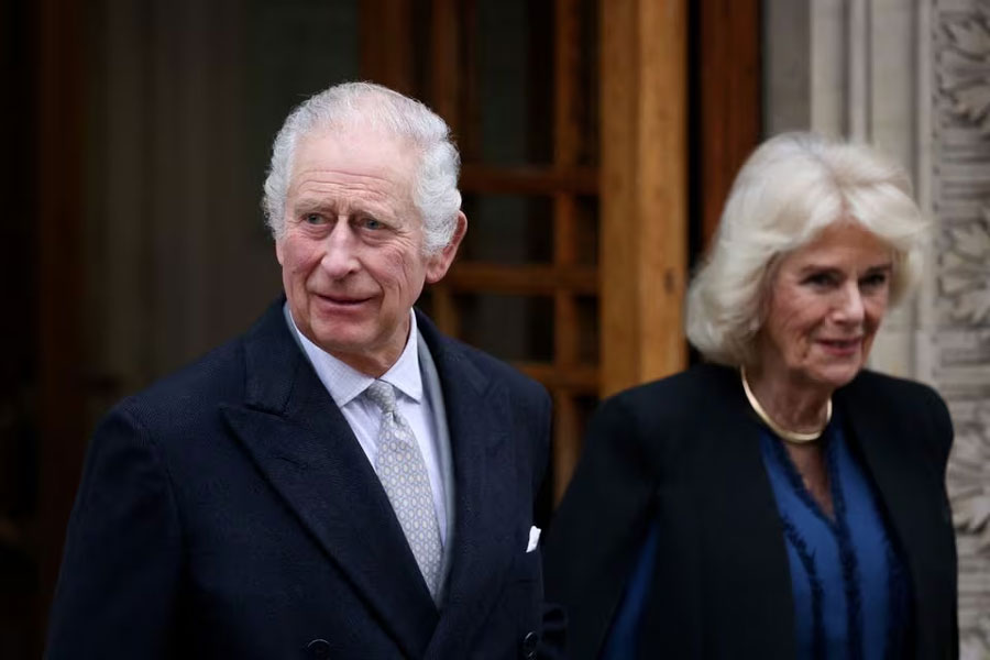 Britain’s King Charles leaves the London Clinic with Queen Camilla after receiving treatment for an enlarged prostate in London, Britain January 29, 2024.