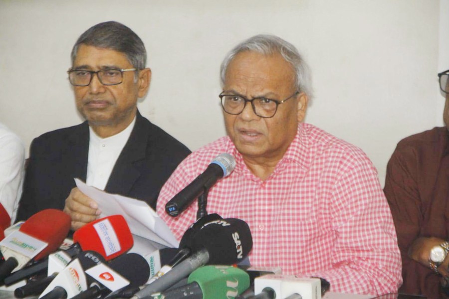 BNP Senior Joint Secretary General Ruhul Kabir Rizvi speaking at a press briefing at the party's Nayapaltan central office in the city on Sunday. — Focus Bangla