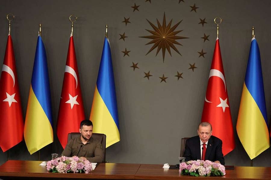 Turkish President Tayyip Erdogan and Ukrainian President Volodymyr Zelensky attending a press conference in Istanbul on Friday –Reuters photo