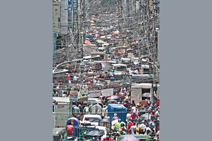 The Nawabpur Road, a business hub in old part of Dhaka - FE photo