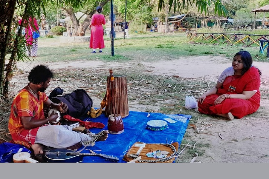 Folk songs in Shilpagram