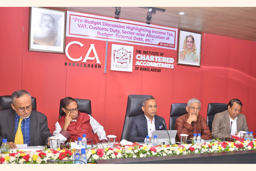 Former planning minister Dr Shamsul Alam was present as the chief guest at the pre-budget discussion on "Highlighting Income Tax, VAT, Customs duty, Sector-wise allocation of budget, external debt, et," organised by the Institute of Chartered Accountants of Bangladesh (ICAB) in collaboration with the Economic Reporters Forum (ERF) on its premises in the city on Sunday
