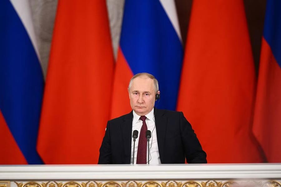 Britain says it sending conventional munitions, not nuclear munitions