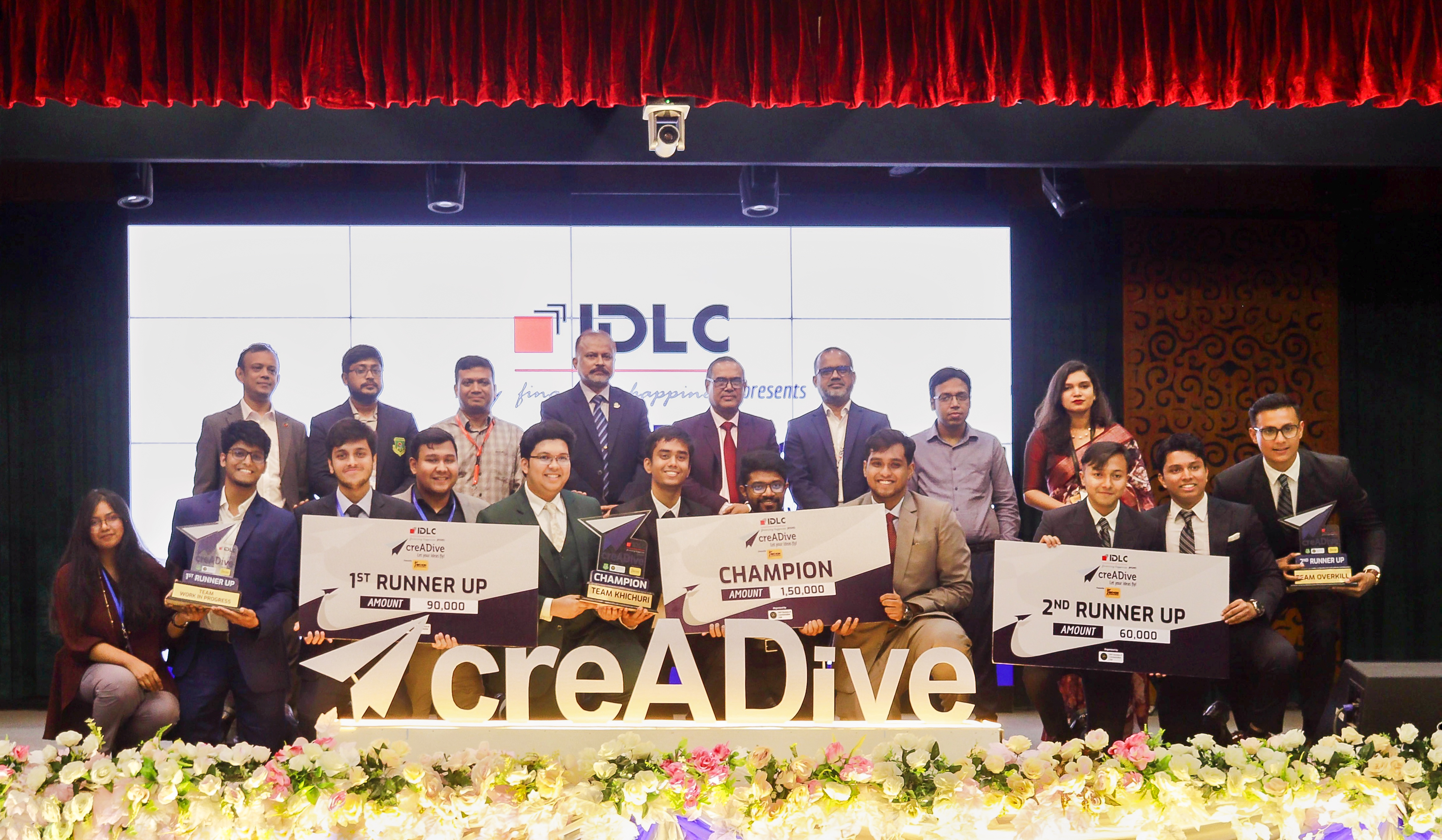 Champions of creADive 2023 with guests and organisers during the finale