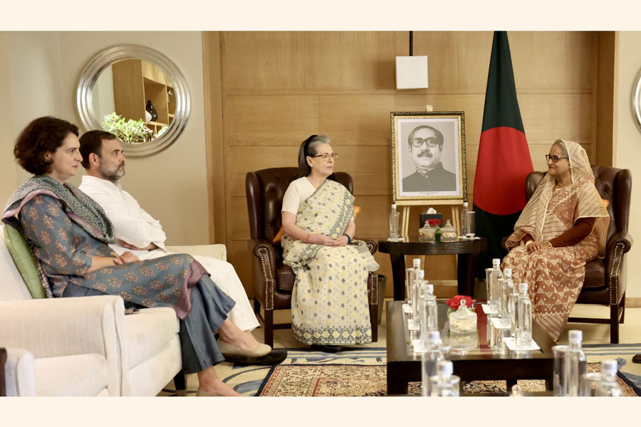 Congress Parliamentary Party Chairperson Sonia Gandhi, party MP Rahul Gandhi and General Secretary Priyanka Gandhi Vadra called on the Prime Minister of Bangladesh Sheikh Hasina this afternoon in Delhi.