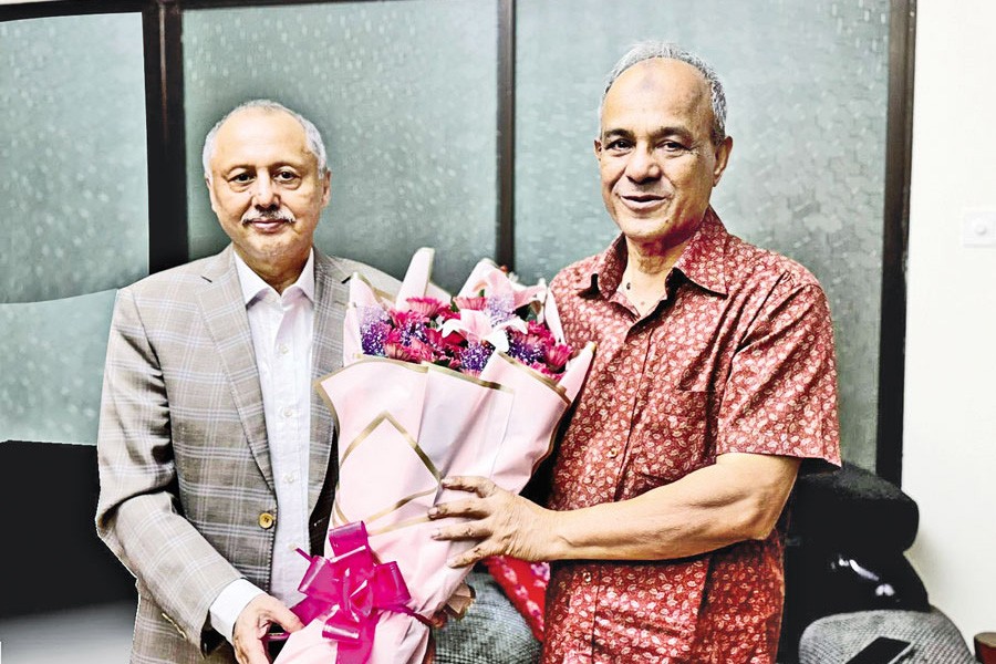 FBCCI President Mahbubul Alam paid a courtesy call on newly-appointed Home Adviser Lt. Gen. (Retd.) Jahangir Alam Chowdhury at his Baridhara residence in the capital on Saturday