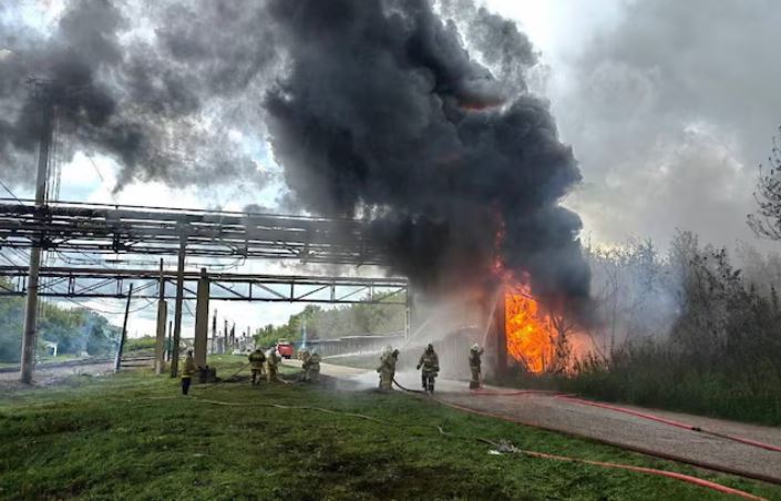 Firefighters extinguish a fire after an explosion at a fuel pipeline at the Sterlitamak petrochemical plant, in Sterlitamak in the Republic of Bashkortostan, Russia August 19, 2024. Russian Emergencies Ministry/Handout via REUTERS