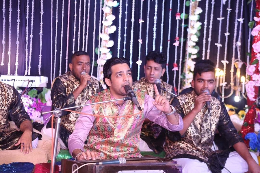 Md. Maksud Alam Munna performing Qawwali
