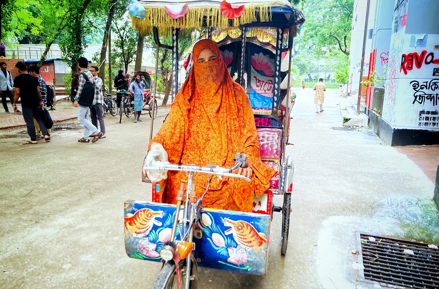 Sajeda Begum with her rickshaw