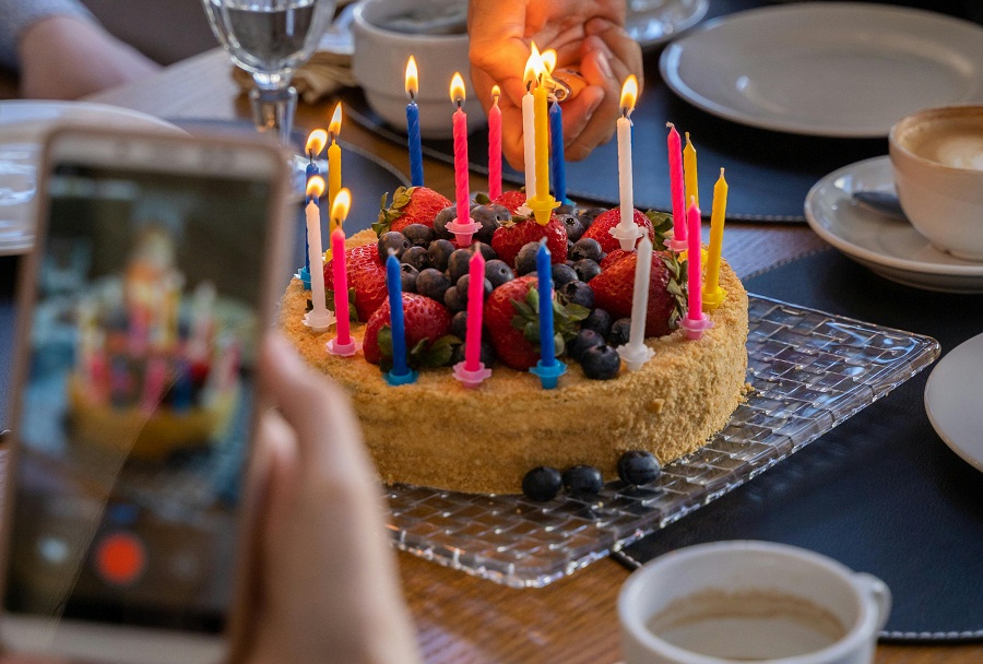 Representational image