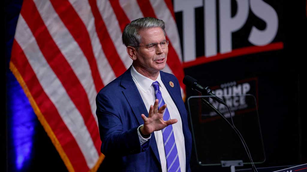 Key Square Group founder Scott Bessent speaks at a campaign event for Republican presidential nominee and former US President Donald Trump in Asheville, North Carolina, US Aug 14, 2024. REUTERS/Jonathan Drake/File Photo