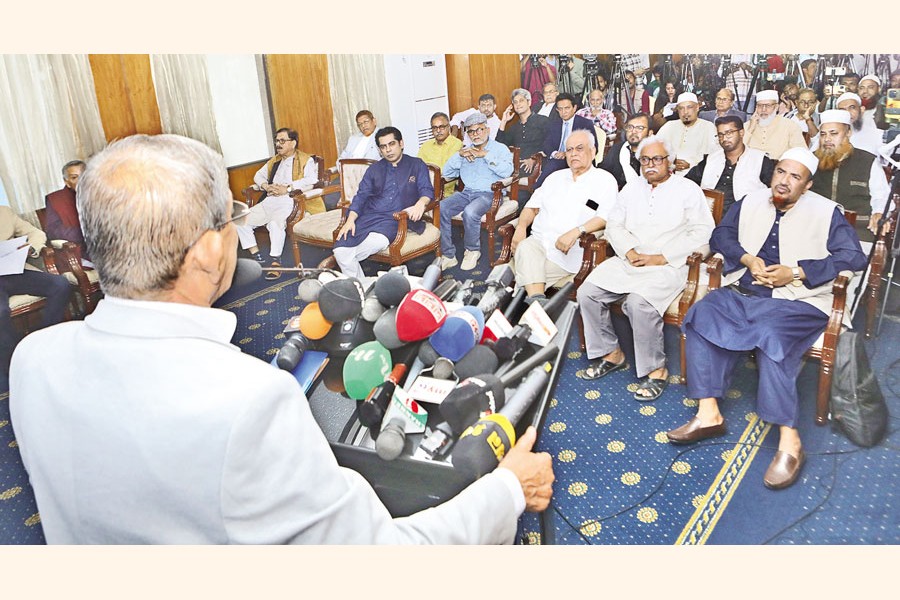 BNP secretary-general Mirza Fakhrul Islam Alamgir delivers an address at a discussion hosted by the NOAB at a city hotel on Thursday. Political leaders from across the spectrum were present there