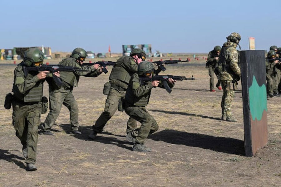 Recruits undergo combat assault training under the supervision of officers of Russia's Southern Military District in the course of Russia-Ukraine conflict, at a firing range in the Rostov region, Russia October 4, 2024.