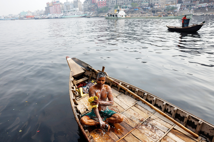 Buriganga: Living along a dead river