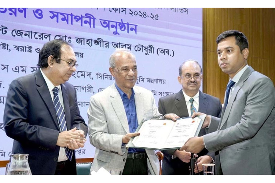 Home Adviser Lt. Gen. (retd.) Md. Jahangir Alam Chowdhury attended a certificate distribution and closing ceremony on Sunday at the Tejgaon Bhumi Bhaban in Dhaka.