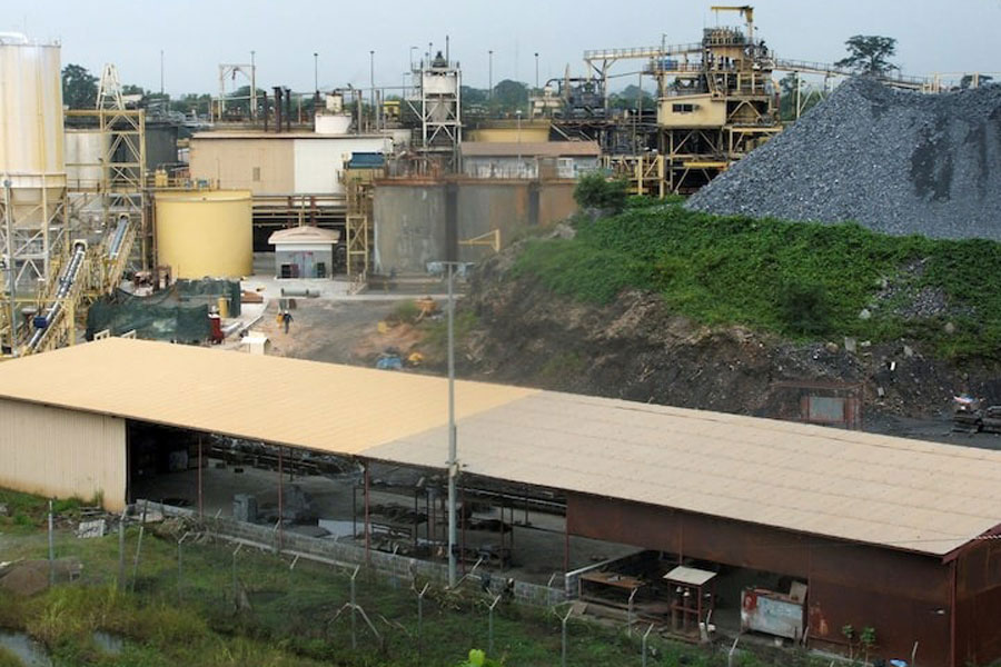 AngloGold Ashanti’s main sulphide treatment plant is seen in Obuasi June 24, 2008.