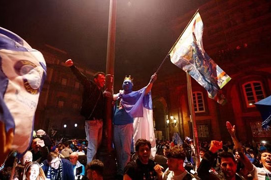 Football - Serie A - Napoli fans celebrate winning Serie A - Naples, Italy - May 5, 2023 Napoli fans celebrate winning Serie A