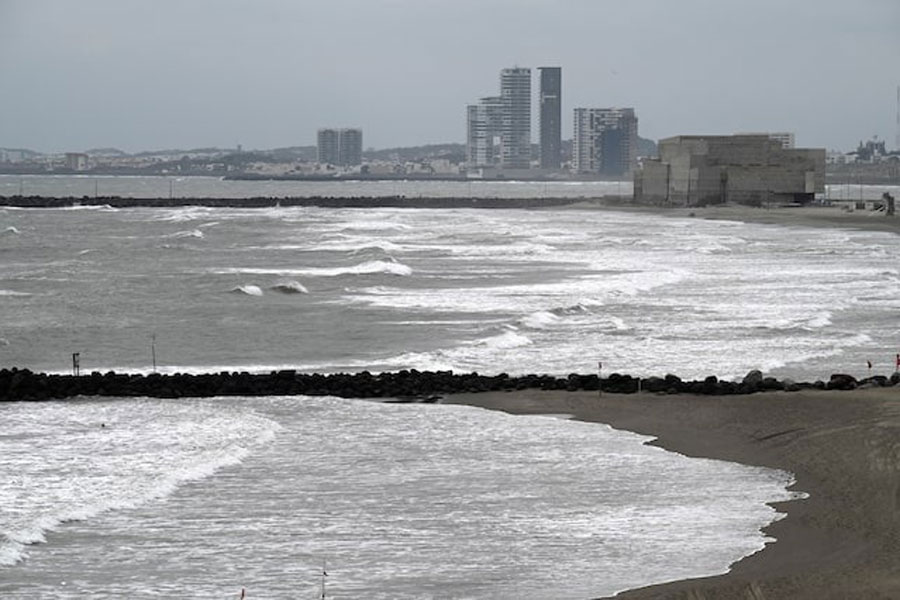 Waves crash on the shore of the Gulf of Mexico, after newly sworn-in US President Donald Trump signed an executive order to change the name of the Gulf of Mexico to the Gulf of America, in Boca del Rio, Veracruz state, Mexico January 21, 2025.