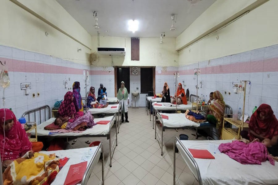 Patients receiving treatment in Burn and Plastic Surgery Department of Rajshahi Medical College Hospital (RMCH) in Rajshshi — FE Photo