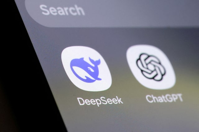 Deepseek and ChatGPT app icons are seen in this illustration taken Jan. 27, 2025. REUTERS/Dado Ruvic/Illustration/File Photo