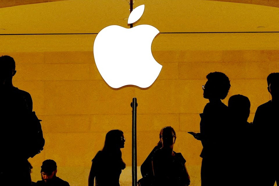 Customers walk past an Apple logo inside of an Apple store at Grand Central Station in New York, US on August 1, 2018 — Reuters/File