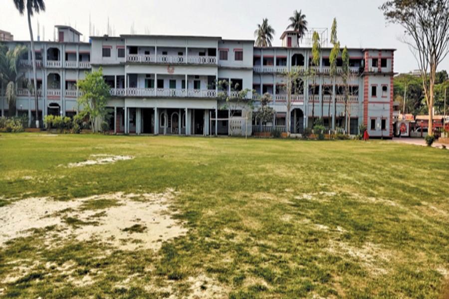Photo shows thhe campuse of Chandpur Govt College —FE Photo