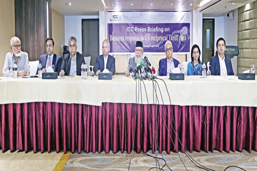 ICC Bangladesh President Mahbubur Rahman addresses a press conference on 'Business response to the US reciprocal tariff plan' in Dhaka on Monday. DCCI President Taskeen Ahmed, Transcom Group CEO Simeen Rahman, BAB Chairman Abdul Hai Sarker, MCCI President Kamran T. Rahman, Plummy Fashions Managing Director Md. Fazlul Hoque, ICC Bangladesh Vice-President Naser Ezaz Bijoy and ICCB Secretary-General Ataur Rahman were also present. — FE Photo
