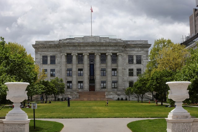 A general view of the Harvard Medical School in the Longwood Medical Area in Boston, Massachusetts, U.S., May 15, 2022. REUTERS/Brian Snyder/File Photo
