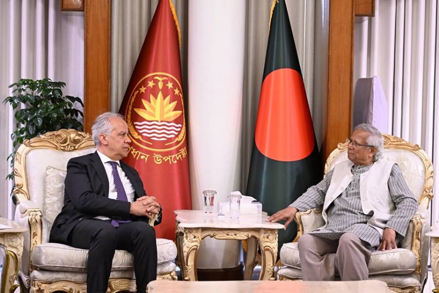 Visiting Italian Interior Minister Matteo Piantedosi met with Chief Adviser Professor Muhammad Yunus on Monday at the State Guest House Jamuna