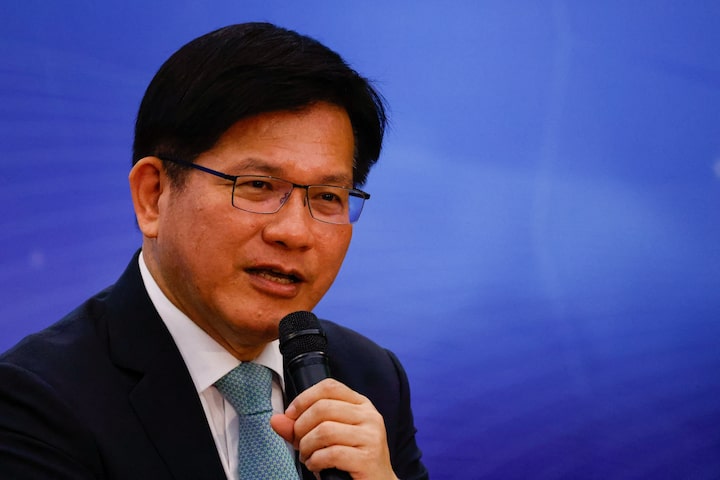 Taiwan Foreign Minister Lin Chia-lung makes a speech at a press conference for foreign media in Taipei, Taiwan, July 19, 2024. REUTERS/Ann Wang/File Photo