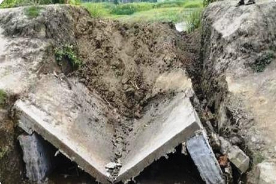 Photo shows the collapsed culvert at Nayergaon Uttar union in Matlab Dakhshin upazila of Chandpur district — FE Photo
