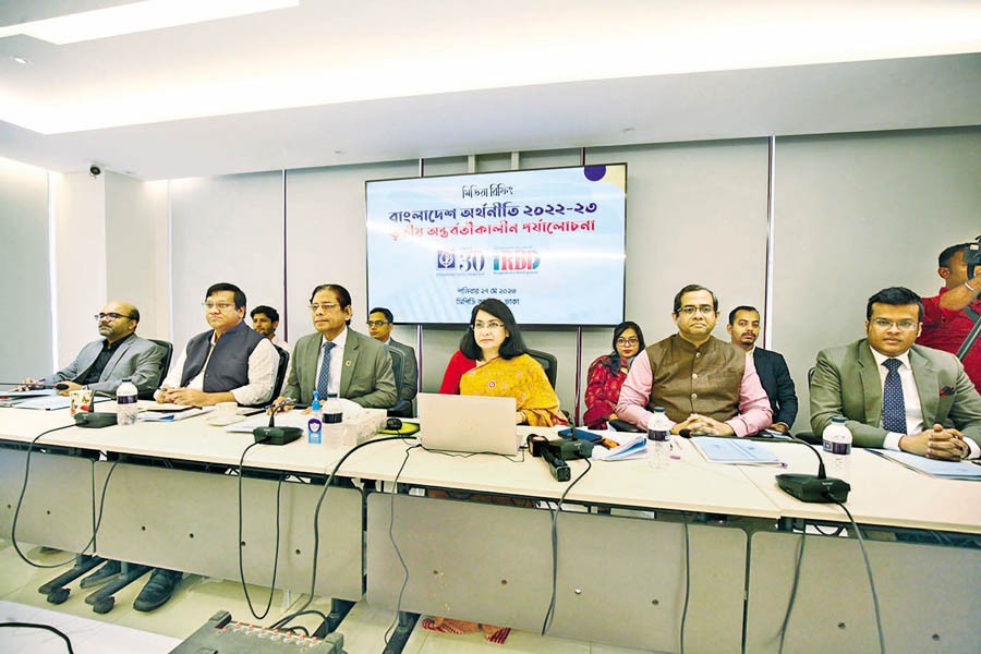 Executive Director of CPD Dr Fahmida Khatun speaks at a media briefing on 'State of Bangladesh economy in FY2022-23' at the CPD office in Dhaka on Saturday. Story on Page 1
