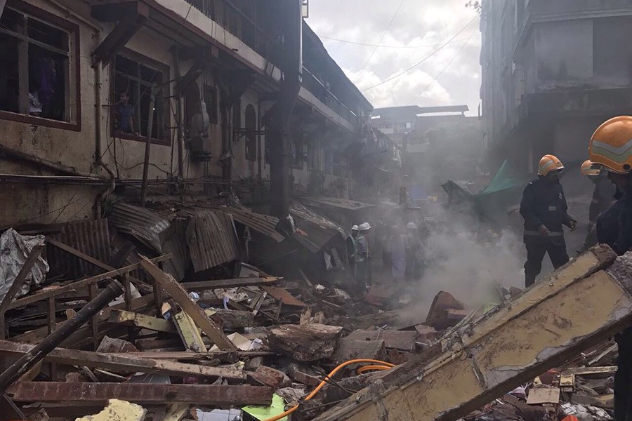 Nine families were reportedly living in the building, which is located in Mumbai’s Dongri neighbourhood. - Twitter photo (Collected)