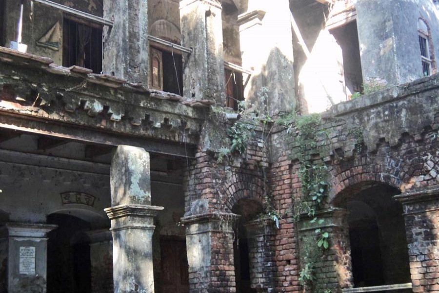 Dilapidated ancestral home of late Dr Nihar Ranjan Gupta in Narail. — FE Photo