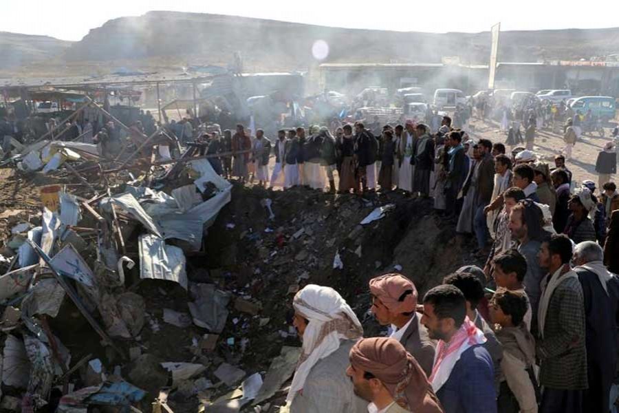 People gather at the site of an air strike in the northwestern city of Saada, Yemen November 1, 2017. - Reuters photo