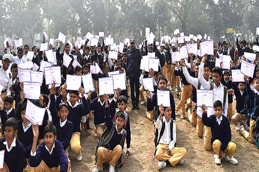 GAIBANDHA: Students of Gaibandha Government Boys' High School hold their class routines as they received those from the district police super on Wednesday. — FE Photo