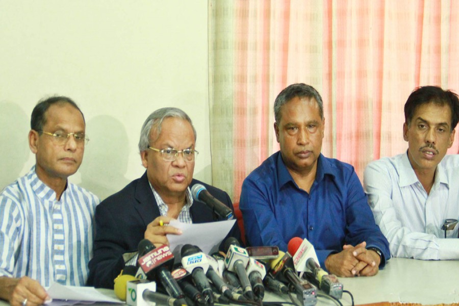 BNP Senior Joint Secretary General Ruhul Kabir Rizvi addressing a press conference at the party's Nayapaltan central office in the city on Friday. — Focus Bangla