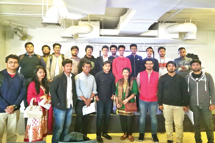 Young Sustainable Impact (YSI) Bangladesh team with the participants of the workshop 'Road to be a Megapreneur' at EMK Centre, Dhanmondi, Dhaka