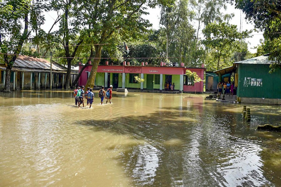 GAIBANDHA: Flood water from the north inundated Fulchharighat — Focus Bangla