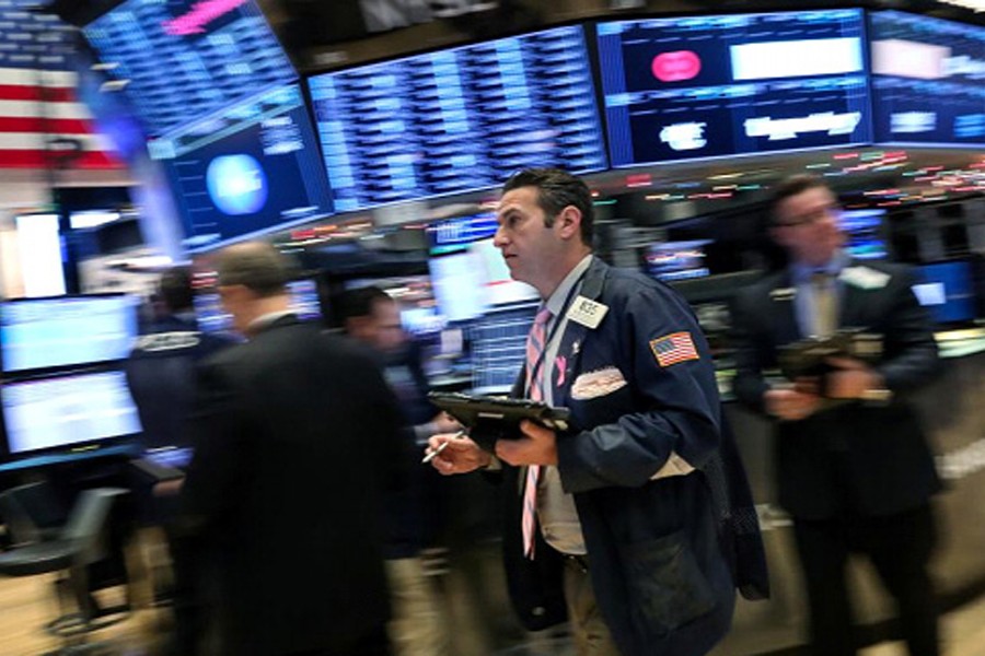 TRADERS WORK ON THE FLOOR OF THE NEW YORK STOCK EXCHANGE (NYSE) IN NEW YORK on DECEMBER 11, 2018: "Both the Dow Jones Industrial Average and the S&P 500 were bracing for their worst December performance since 1931, when stocks were battered during the Great Depression." — Photo: Reuters