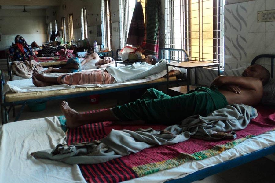 Patients suffering a lot due to acute shortage of physicians at Kahaloo Upazila Health Complex of Bogura district — FE Photo