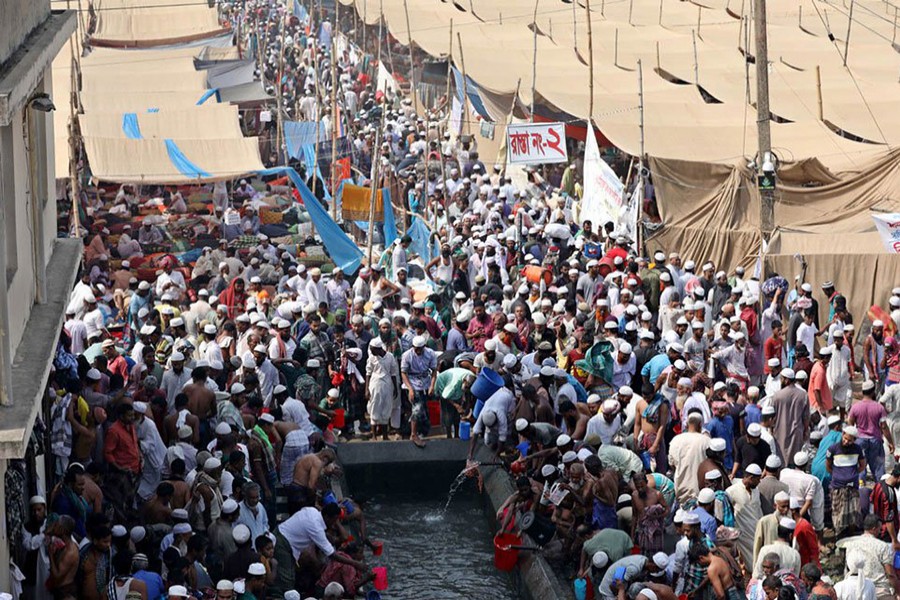 Hundreds of thousands of Muslim devotees from all over the country and abroad started gathering at the Ijtema venue on the bank of Turag River, Tongi, from Thursday, February 14, 2019. Photo: Focus Bangla