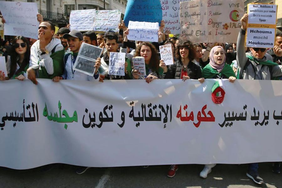 Algerian demonstrators march during a protest in Algiers on April 02, 2019. Algerian protesters and political leaders are expressing concerns that ailing President Abdelaziz Bouteflika's departure will leave the country's secretive, distrusted power structure. —Photo: AP