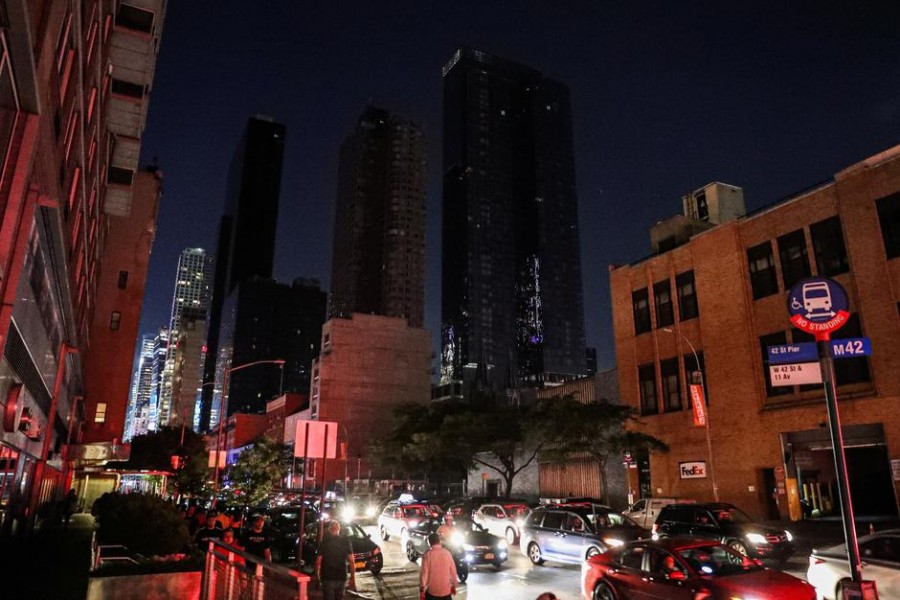 Power restored in Manhattan after blackout darkens Broadway theaters ...