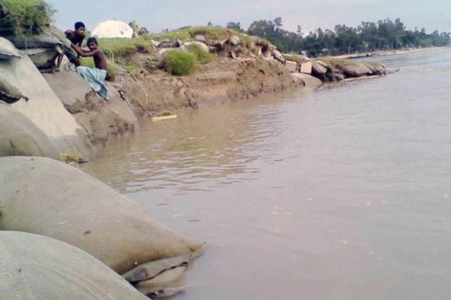 A partial view of the embankment eroded by the Jamuna at Kaigari-Baroitali point of Bhandarbari union under Dhunat upazila in Bogura district — FE Photo