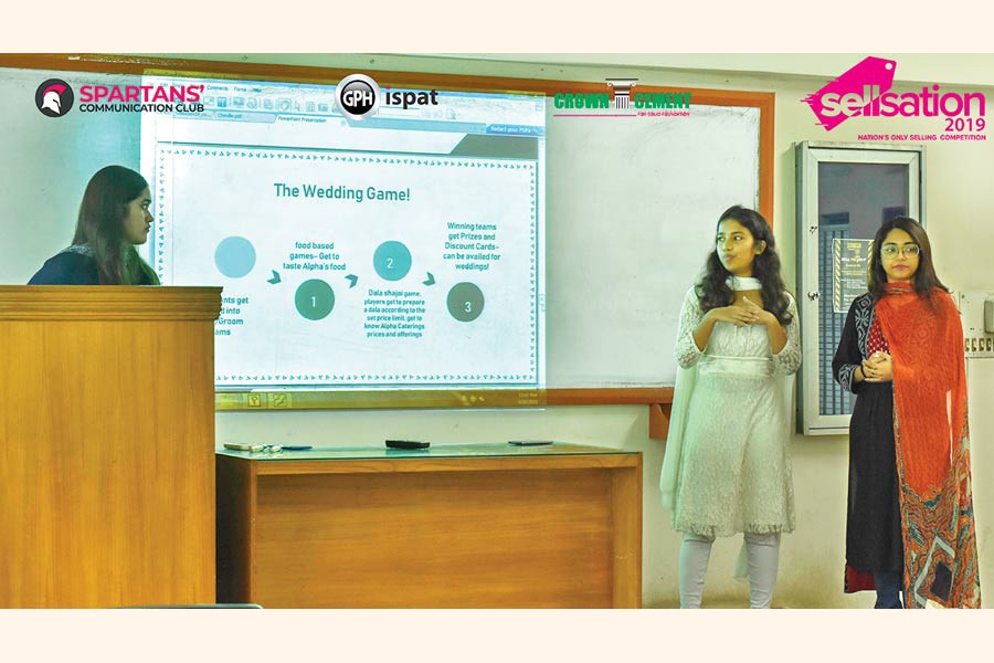 Participants presenting their cases in front of the judges in the on-spot round of Sellsation 2019 held at Dhaka University