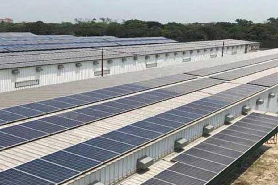 Rooftop solar panels at Paragon Poultry Limited (PPL), Baniarchala, Bhabanipur, Gazipur with 723.06 kWp installed capacity — Photo credit: PPL