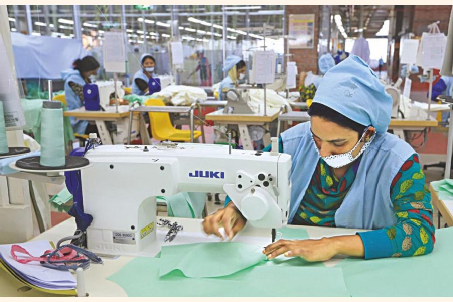 Many garment workers are facing job cut and non-payments —FE Photo