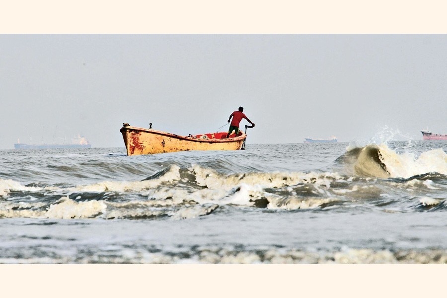 Representational image: A view of the rough sea at Patenga in Chattogram, May 17, 2018 — Focus Bangla/Files